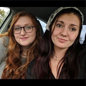 Meet your Poshers, Bella and Ky